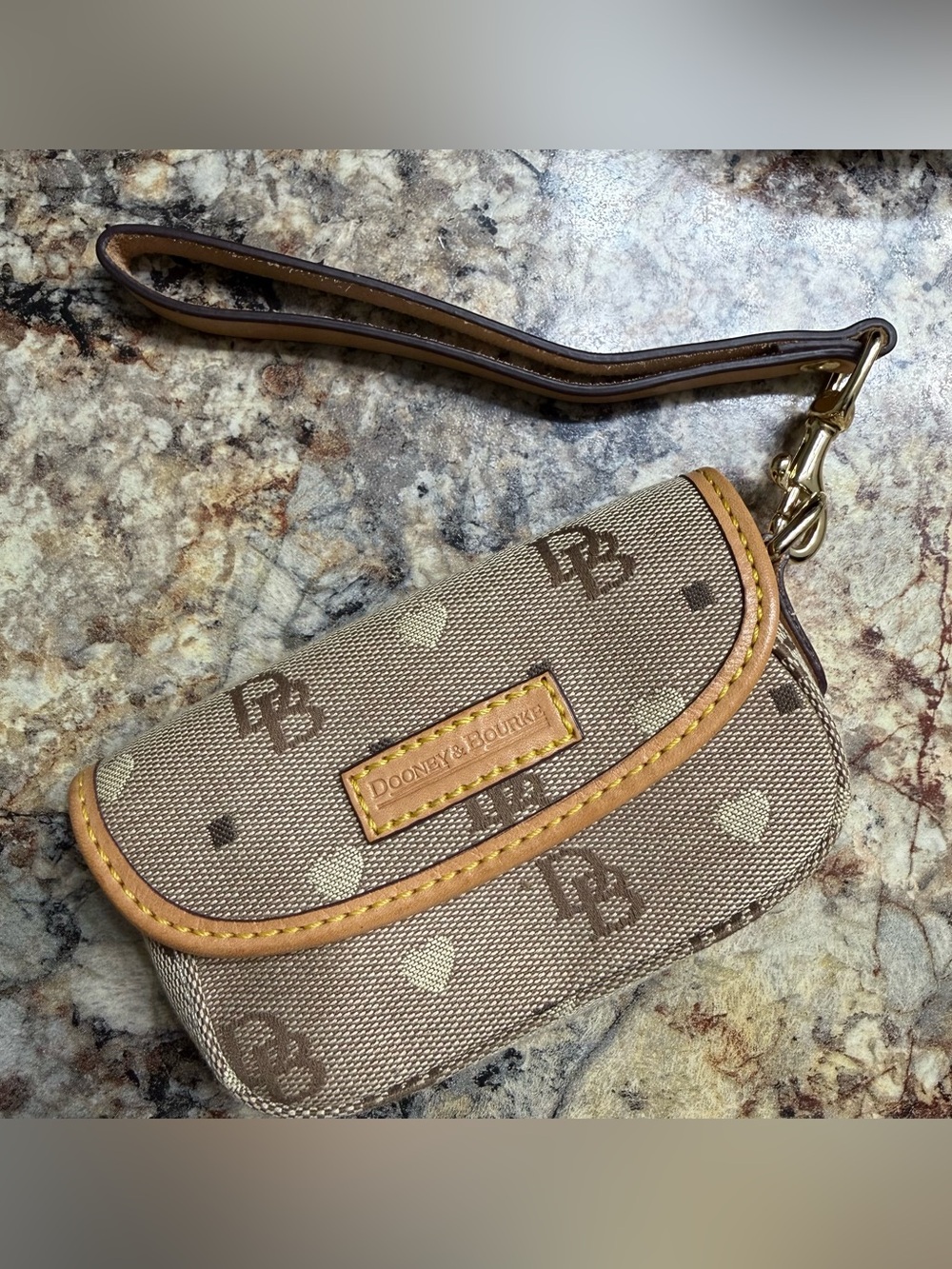 Dooney & Bourke Vintage Wristlet